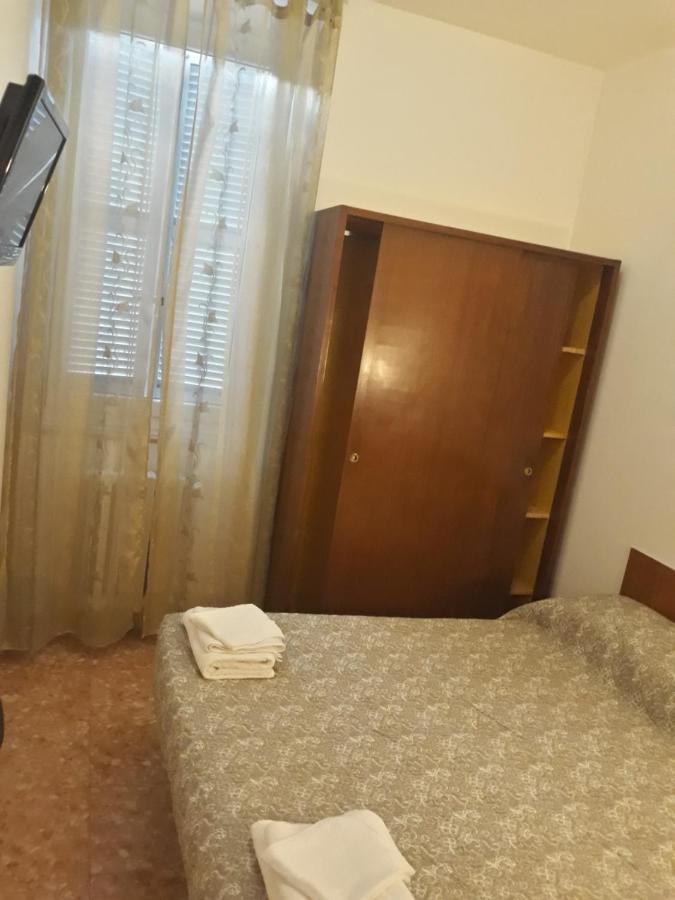 Hotel La Torretta فولينيو المظهر الخارجي الصورة